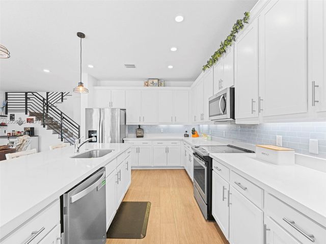 1942 SW 145th Ave, Miami, FL 33175