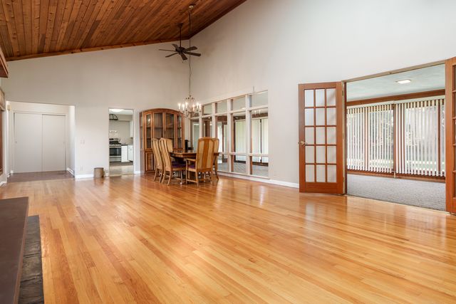 1825 Edgebrook Drive, Rockford, IL 61107