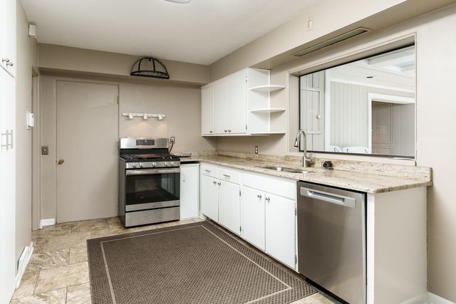 1825 Edgebrook Drive, Rockford, IL 61107