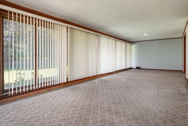 1825 Edgebrook Drive, Rockford, IL 61107