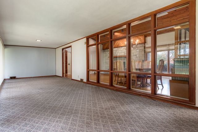 1825 Edgebrook Drive, Rockford, IL 61107