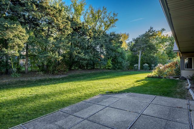 1825 Edgebrook Drive, Rockford, IL 61107