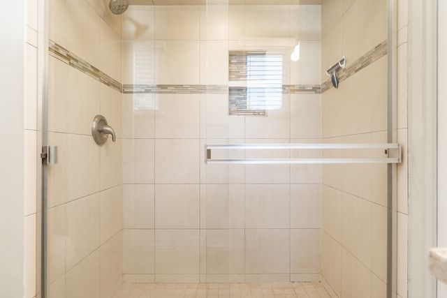 1825 Edgebrook Drive, Rockford, IL 61107