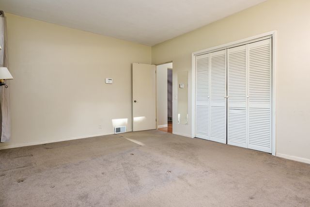 1825 Edgebrook Drive, Rockford, IL 61107