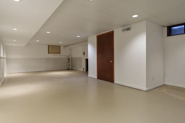 1825 Edgebrook Drive, Rockford, IL 61107