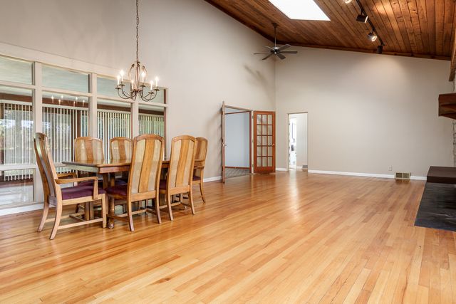 1825 Edgebrook Drive, Rockford, IL 61107