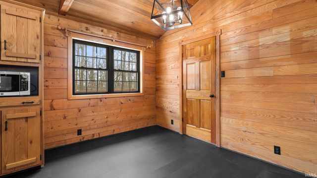 1764 Brown Station Road, Bedford, IN 47421