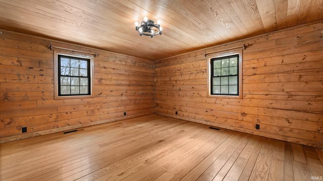 1764 Brown Station Road, Bedford, IN 47421