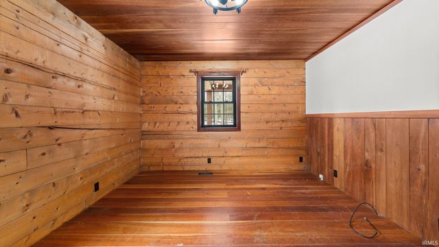 1764 Brown Station Road, Bedford, IN 47421