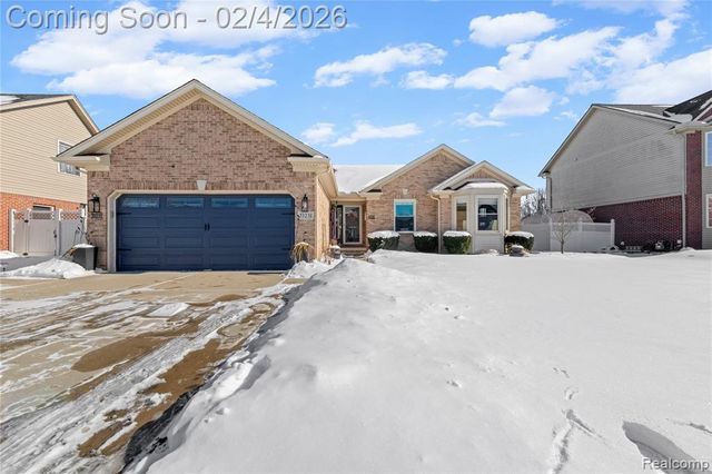 33231 Looney Drive, Rockwood, MI 48173