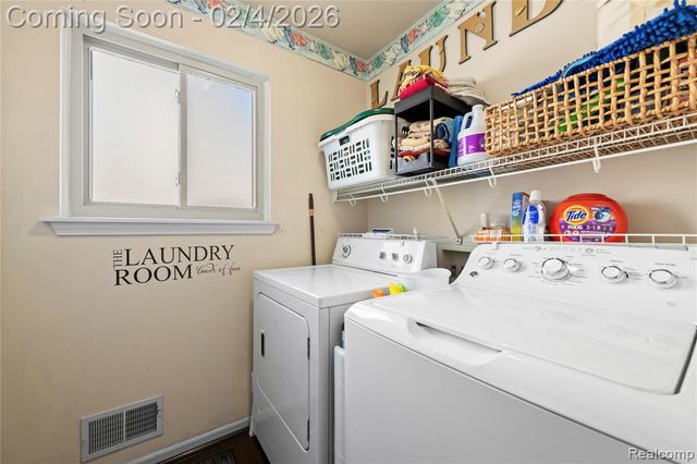 33231 Looney Drive, Rockwood, MI 48173