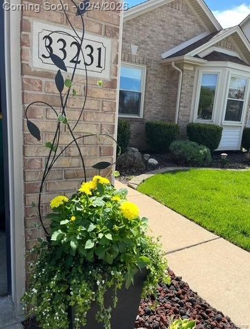 33231 Looney Drive, Rockwood, MI 48173