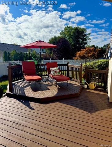 33231 Looney Drive, Rockwood, MI 48173