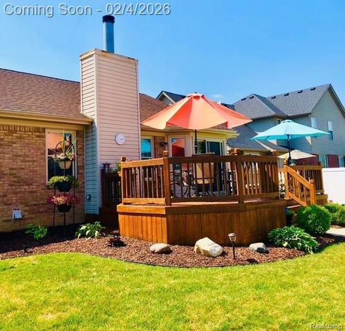 33231 Looney Drive, Rockwood, MI 48173