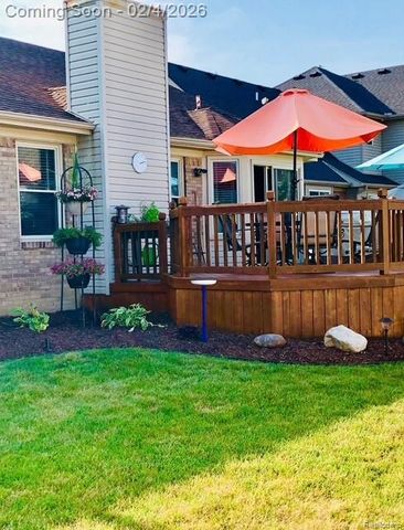 33231 Looney Drive, Rockwood, MI 48173