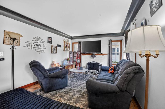 2211 W 3Rd Street, Waterloo, IA 50701