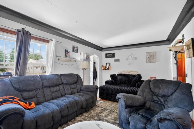 2211 W 3Rd Street, Waterloo, IA 50701