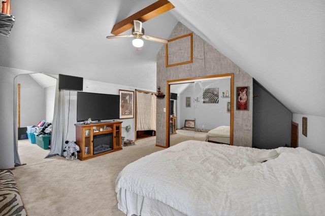 2211 W 3Rd Street, Waterloo, IA 50701