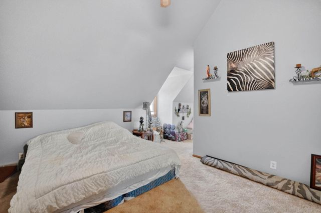 2211 W 3Rd Street, Waterloo, IA 50701