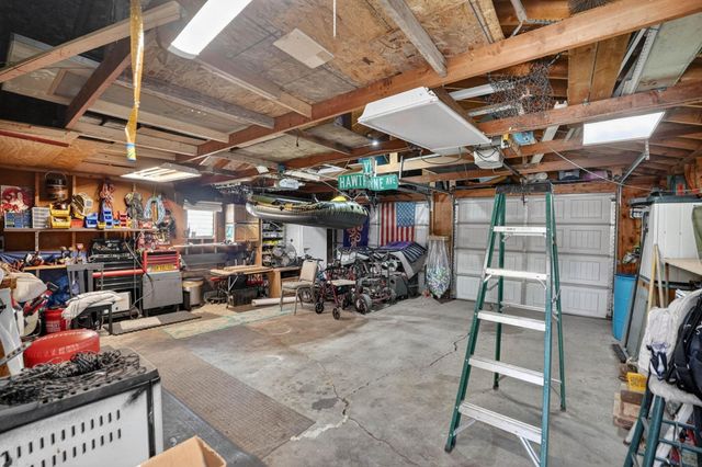 2211 W 3Rd Street, Waterloo, IA 50701