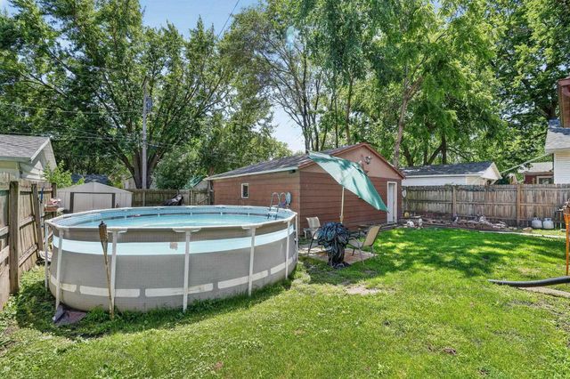 2211 W 3Rd Street, Waterloo, IA 50701