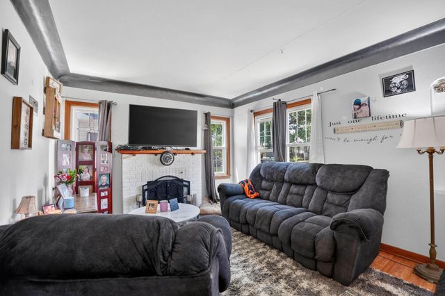 2211 W 3Rd Street, Waterloo, IA 50701