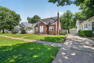 2211 W 3Rd Street, Waterloo, IA 50701