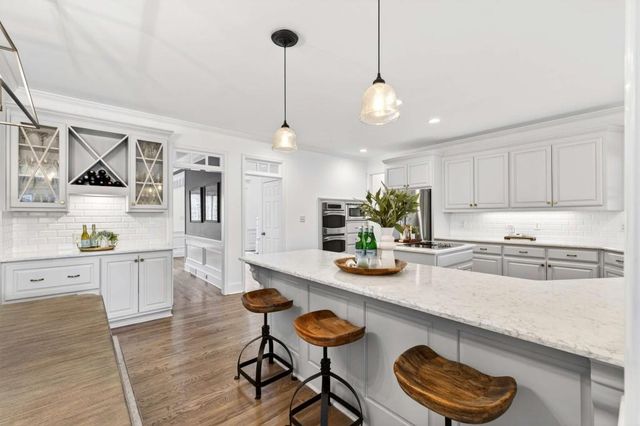 6040 Tangletree Drive, Roswell, GA 30075