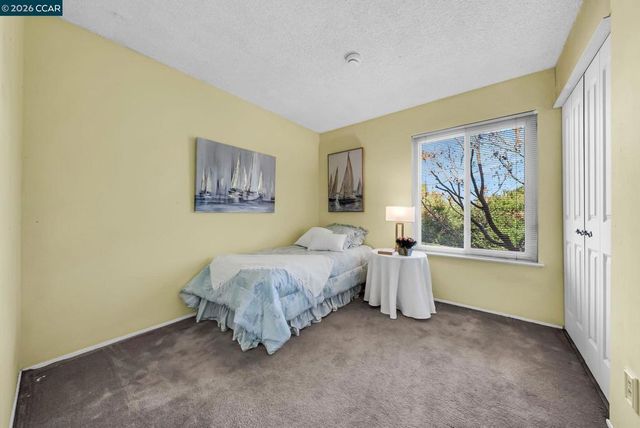 121 Fir Ct, Hercules, CA 94547