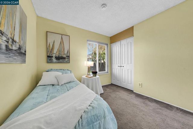 121 Fir Ct, Hercules, CA 94547