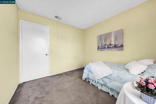 121 Fir Ct, Hercules, CA 94547