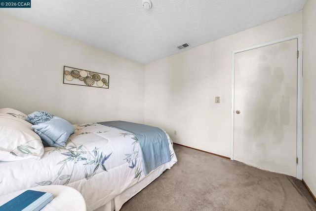 121 Fir Ct, Hercules, CA 94547