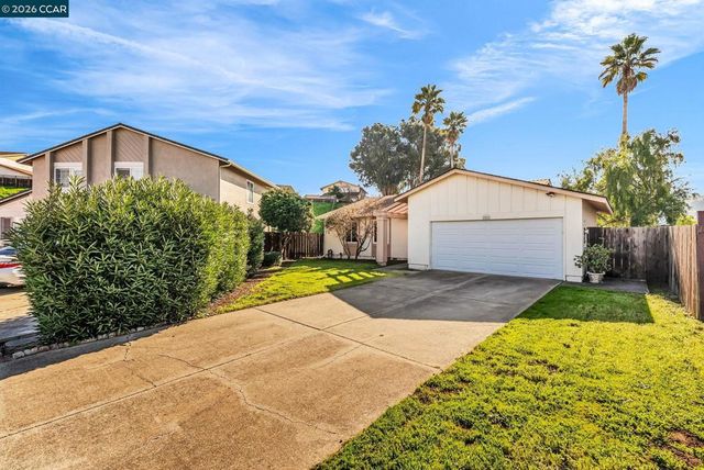 121 Fir Ct, Hercules, CA 94547