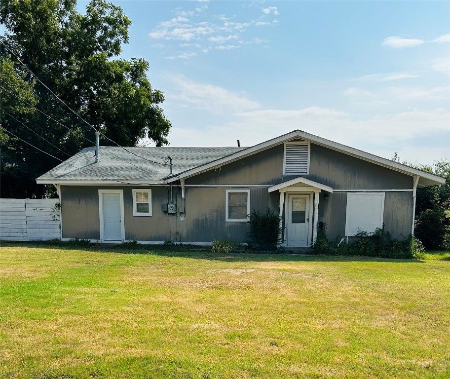 202 W Oak Avenue, Seminole, OK 74868