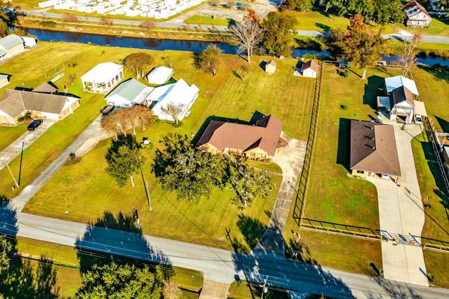 1351 Doctor Beatrous Rd, Theriot, LA 70397