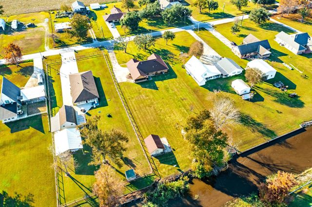 1351 Doctor Beatrous Rd, Theriot, LA 70397