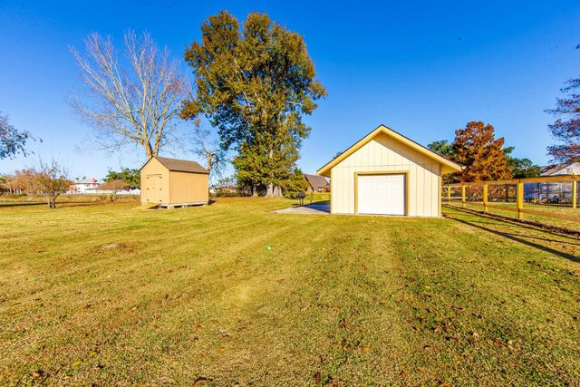 1351 Doctor Beatrous Rd, Theriot, LA 70397