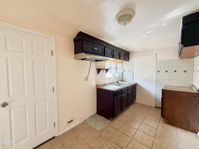 418 S ESTRELLA Street, El Paso, TX 79905