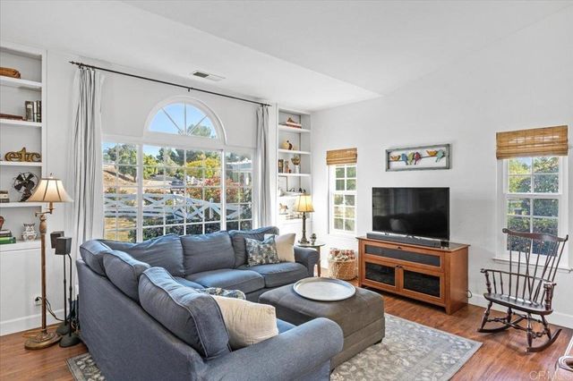 31301 Kira Pl, Valley Center, CA 92082