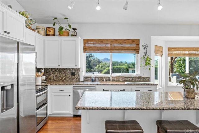 31301 Kira Pl, Valley Center, CA 92082