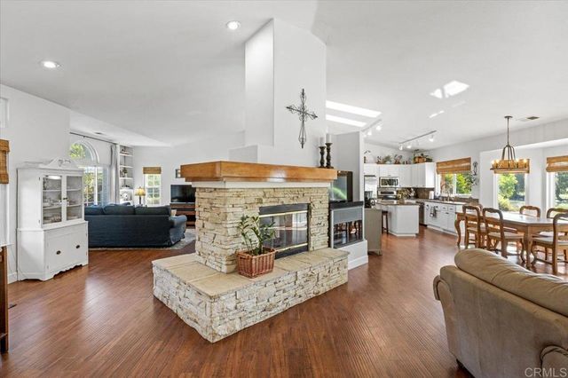 31301 Kira Pl, Valley Center, CA 92082