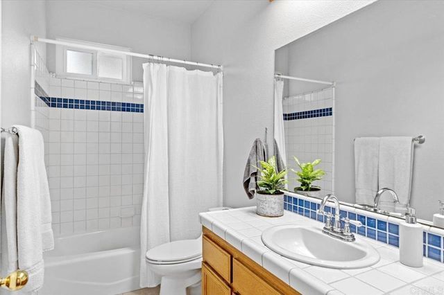 31301 Kira Pl, Valley Center, CA 92082