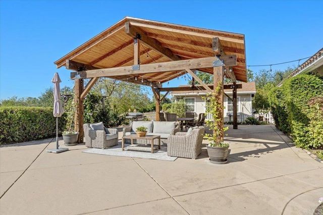 31301 Kira Pl, Valley Center, CA 92082