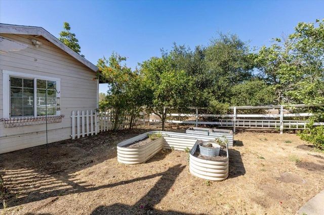 31301 Kira Pl, Valley Center, CA 92082