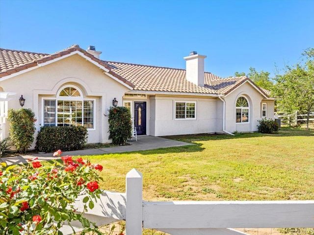 31301 Kira Pl, Valley Center, CA 92082