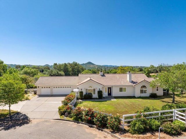 31301 Kira Pl, Valley Center, CA 92082