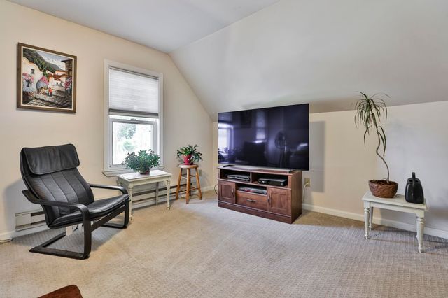 101 Blossom Street, Nashua, NH 03060