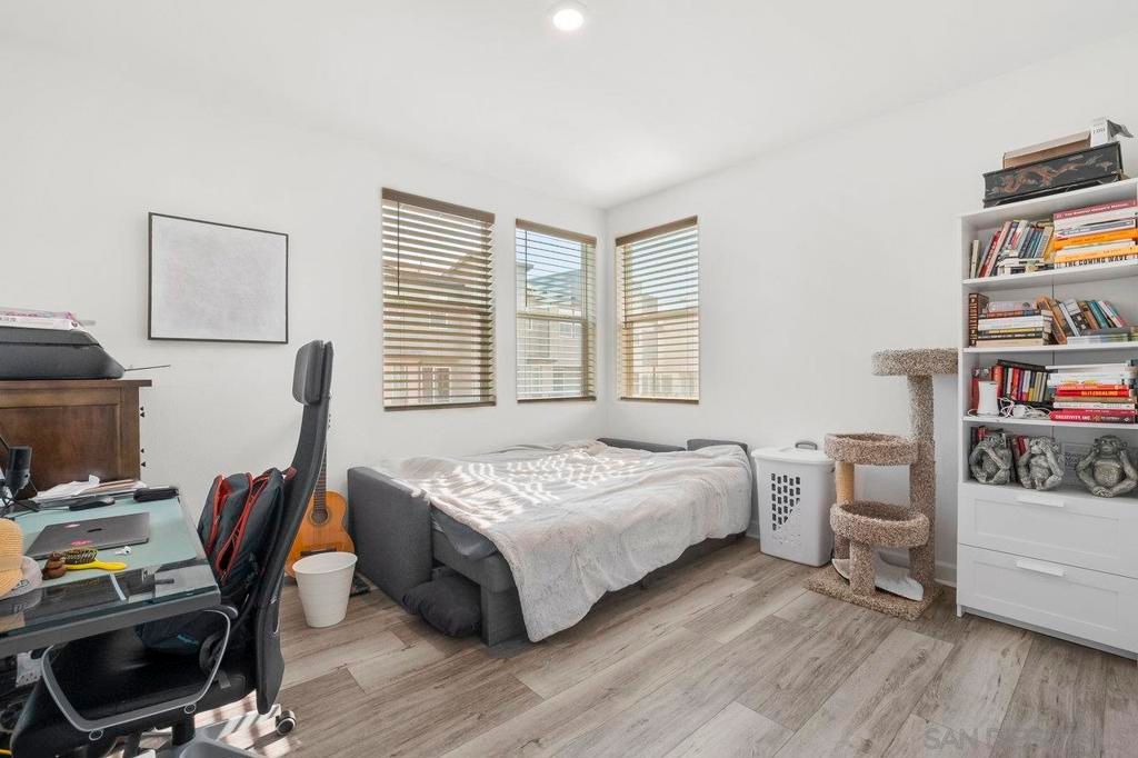 Image 15 of property listing at 7962 Belluno, San Diego, CA 92126