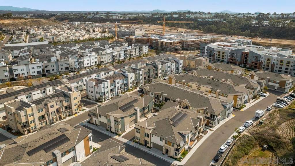 Image 32 of property listing at 7962 Belluno, San Diego, CA 92126