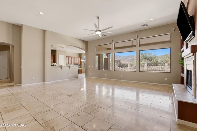 13924 N Dog Leg Lane, Marana, AZ 85658